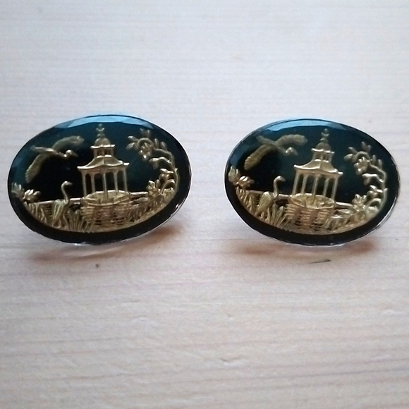 Vtg. Japanese Garden Reversed Painted Black w/ gold tone oval pierced earrings - Picture 1 of 6